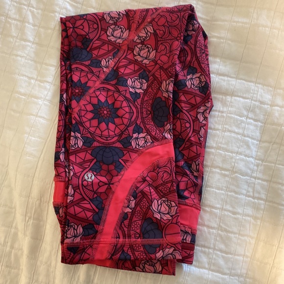 Lululemon cropped leggings - Picture 1 of 4